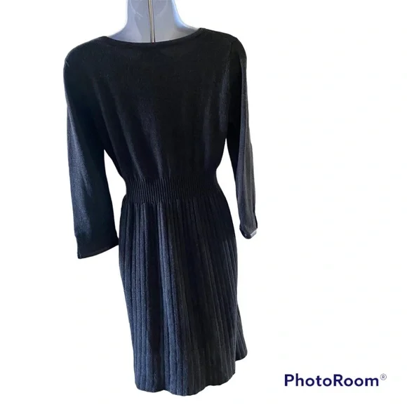 Neiman Marcus, Gray sweater dress, Size Small with faux leather trim at cuffs - Picture 7 of 9